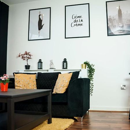 Penthouse - Amazing City Skyline Views - Balcony - Free Extra 2 Hours - Free Parking - Utilita Arena - Bullring Shopping - New St Station- Super King Size Bed Birmingham Kültér fotó