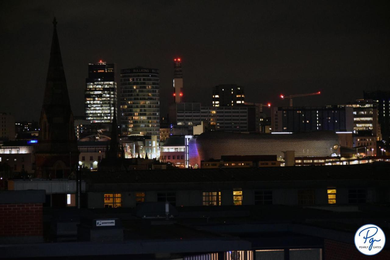 Penthouse - Amazing City Skyline Views - Balcony - Free Extra 2 Hours - Free Parking - Utilita Arena - Bullring Shopping - New St Station- Super King Size Bed Birmingham Kültér fotó