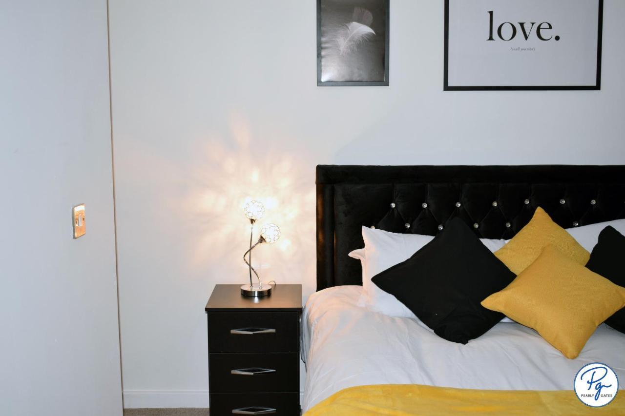 Penthouse - Amazing City Skyline Views - Balcony - Free Extra 2 Hours - Free Parking - Utilita Arena - Bullring Shopping - New St Station- Super King Size Bed Birmingham Kültér fotó