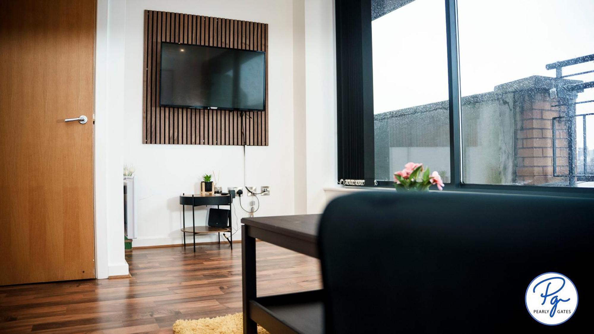 Penthouse - Amazing City Skyline Views - Balcony - Free Extra 2 Hours - Free Parking - Utilita Arena - Bullring Shopping - New St Station- Super King Size Bed Birmingham Kültér fotó