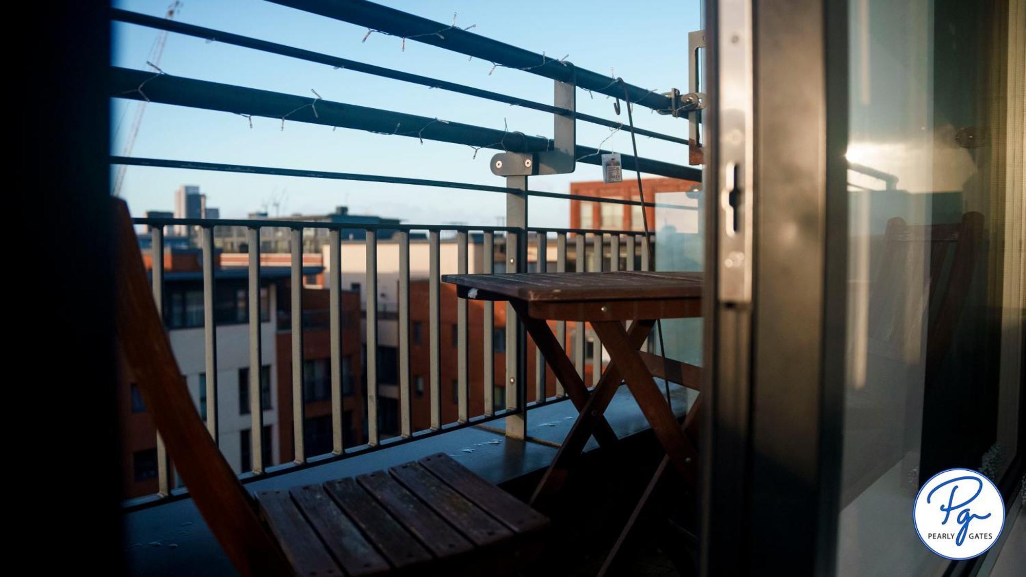 Penthouse - Amazing City Skyline Views - Balcony - Free Extra 2 Hours - Free Parking - Utilita Arena - Bullring Shopping - New St Station- Super King Size Bed Birmingham Kültér fotó