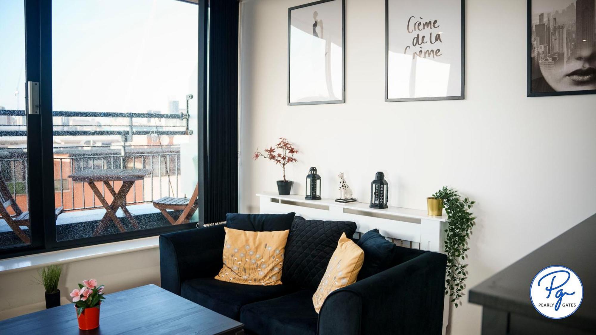 Penthouse - Amazing City Skyline Views - Balcony - Free Extra 2 Hours - Free Parking - Utilita Arena - Bullring Shopping - New St Station- Super King Size Bed Birmingham Kültér fotó